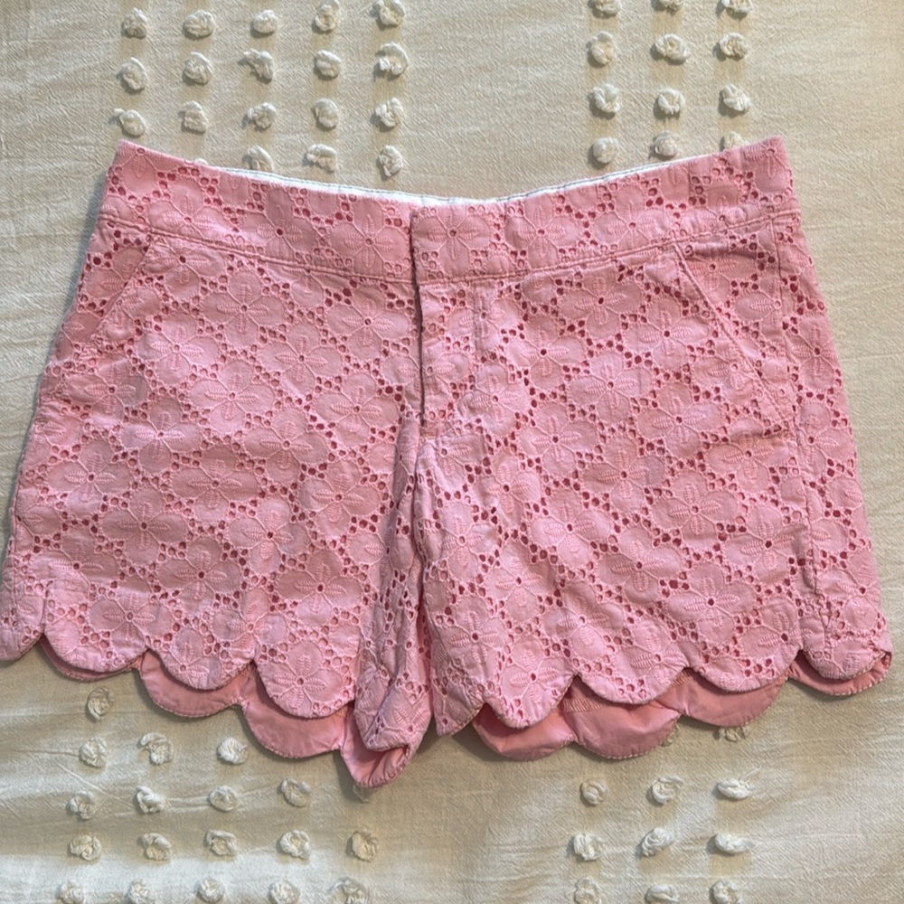 EUC Lilly Pulitzer eyelet Buttercup shorts, sz 0